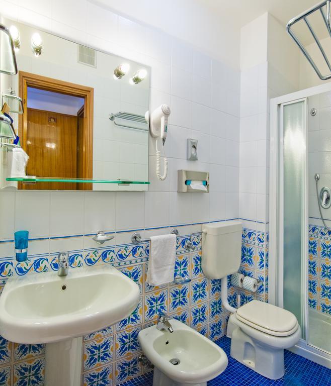 Hotel Ariston Bibione Oda fotoğraf